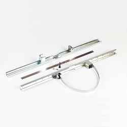 Pair of pole clamp brackets for fixing cabinets and electrical panels with a width of 300 to 400 mm on round or square section poles