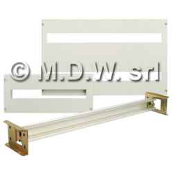 Screwed panel with slot for 22 modules complete with 35 mm din bar, dimensions 458 x 200 mm