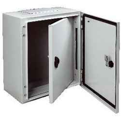 Internal door for boxes of various sizes